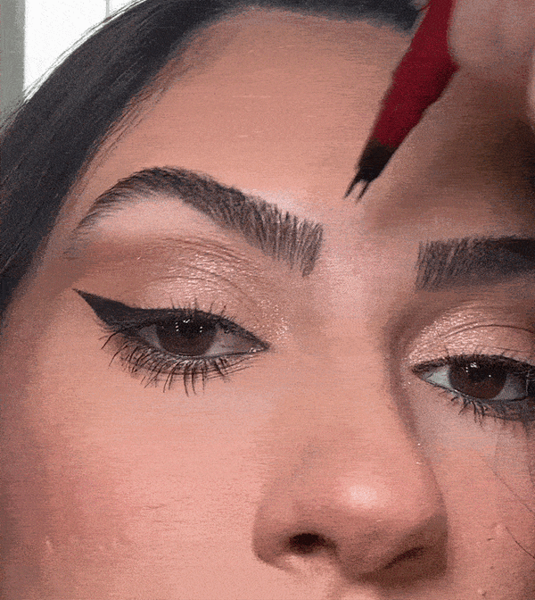 Stilou Magic pentru Sprâncene